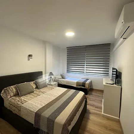 Edf Princesa Vista Mar 1ª Linea 아파트 *